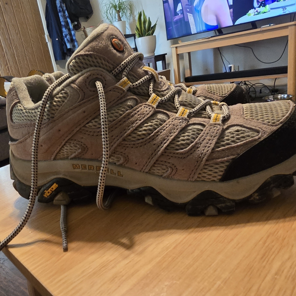 Merrell Athletic Shoes in Beige and Yellow Hiking Trail